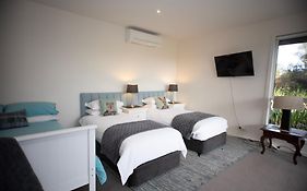 12 Apostles Accommodation Anchors Beach House With Sea Views
